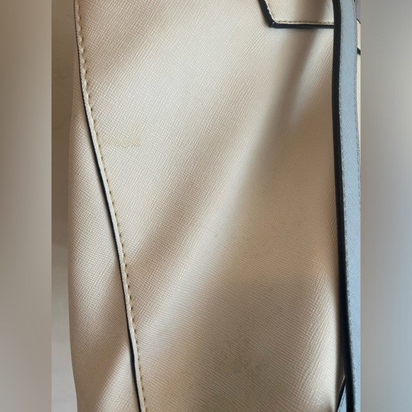 GUESS backpack - Picture 5 of 9